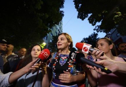 Protesta paqësore e opozitës, Kryemadhit i shpëton goja: U mbyll fabrika e fishezjarreve, prandaj s’pati incidente Kryemadhi protesta