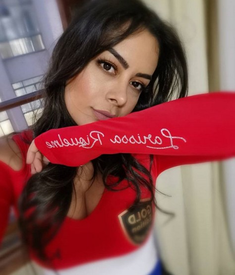 Larissa Riquelme 12