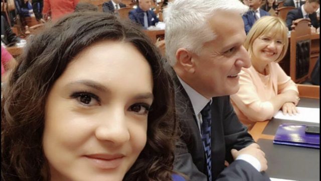 Foto/ Spiropali nuk është dakord me Majkon, pasi është i vetmi zë kritik në mazhorancë? Majko