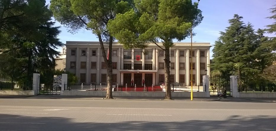 Presidenti nis konsultimet për datën e zgjedhjeve me aleatët e Bashës Presidneca