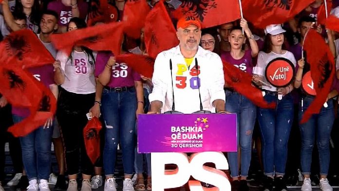 Rama i drejtohet Bashës: Xhuljet! Më plagose vetëm kur u dashurova me ty dy vjet më parë Rama 03