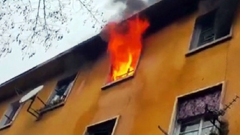Shkrumbohet banesa në Lushnje, 90 minuta luftë më flakët Zjarri