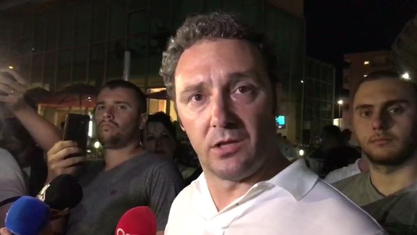 Ndalimi i Bardh Spahisë, militantët e PD-së protestë te Drejtoria e Policisë bardh spahia