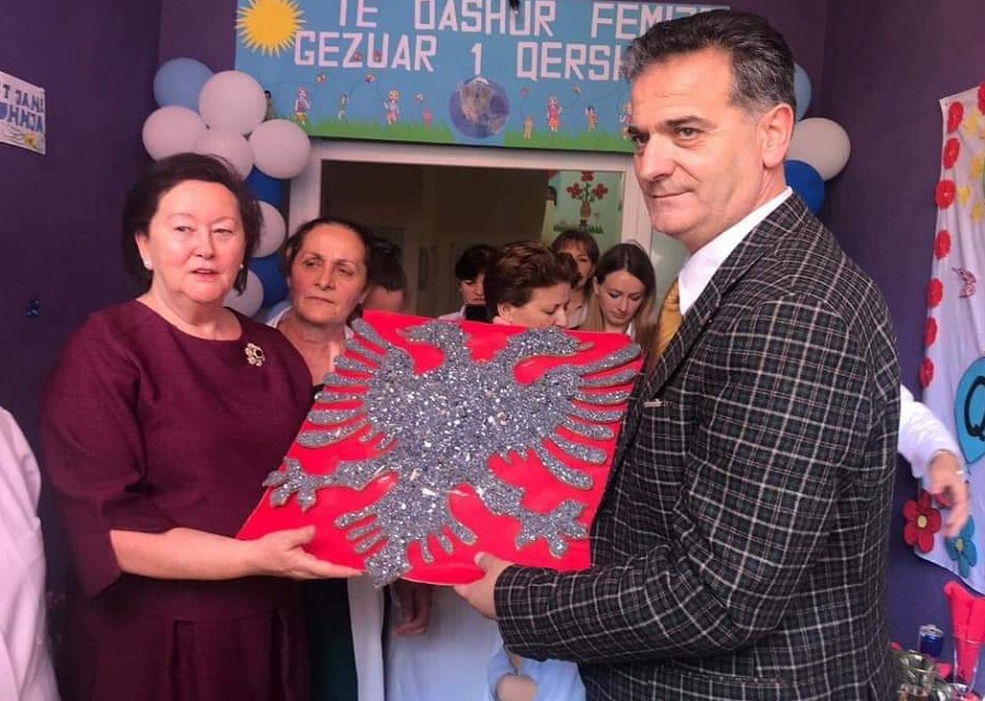FOTO- Liri Berisha në Tropojë për festën e Fëmijëve berisha liri