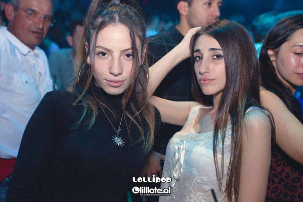 Në një krah bëhej “luftë”, në krahun tjetër në Tiranë nami 21 feste 22