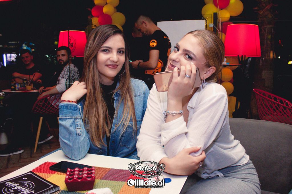 Në një krah bëhej “luftë”, në krahun tjetër në Tiranë nami 25 feste 26