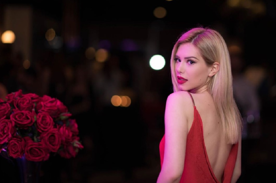 Rrëfehet Fjoralba Ponari, e paska urryer veten në audicionet e “The Voice” fjoralba