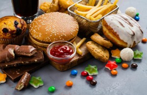 Kardiologu zbulon ushqimet e ndaluara: Kështu do të jetoni më gjatë junkfood1