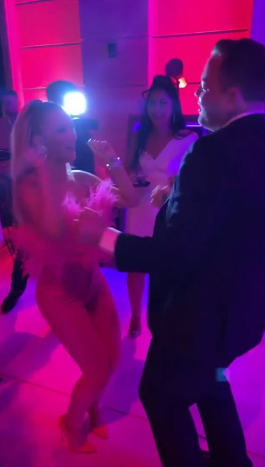 Foto/ Ledion Liço feston ditëlindjen, në menu gjithë CV-ja e tij 1 ledioni 3