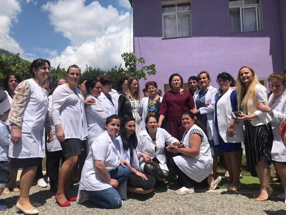 FOTO- Liri Berisha në Tropojë për festën e Fëmijëve 5 liri berisha 1