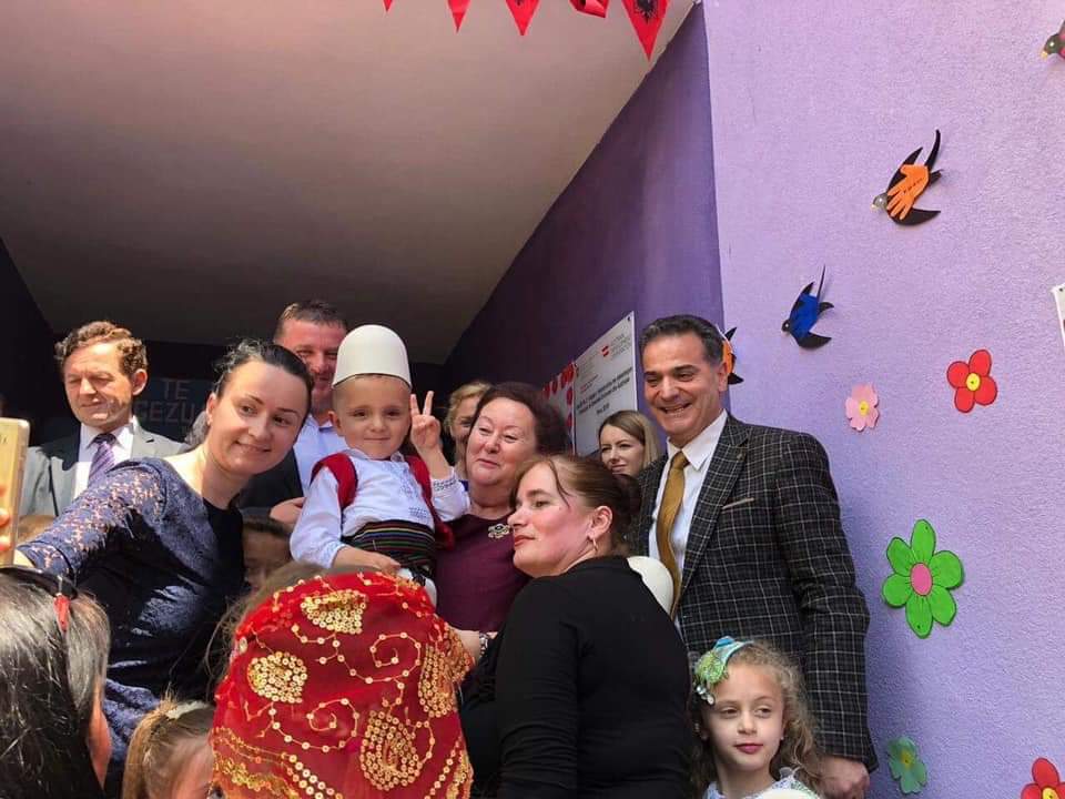 FOTO- Liri Berisha në Tropojë për festën e Fëmijëve 1 liri berisha 2