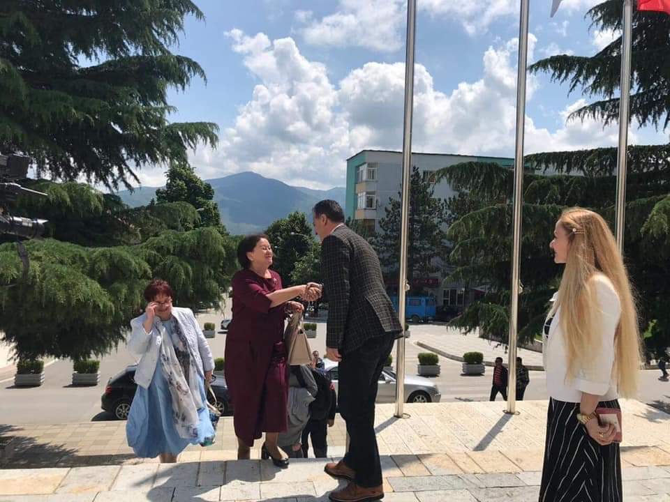 FOTO- Liri Berisha në Tropojë për festën e Fëmijëve 2 liri berisha 3