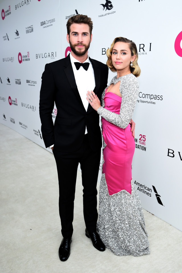 Miley “çmendet” sërish 7 miley 6