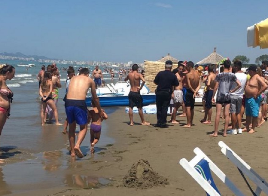 Futet për t’u larë, pushuesi në Shëngjin mbytet në det plazh mbytur