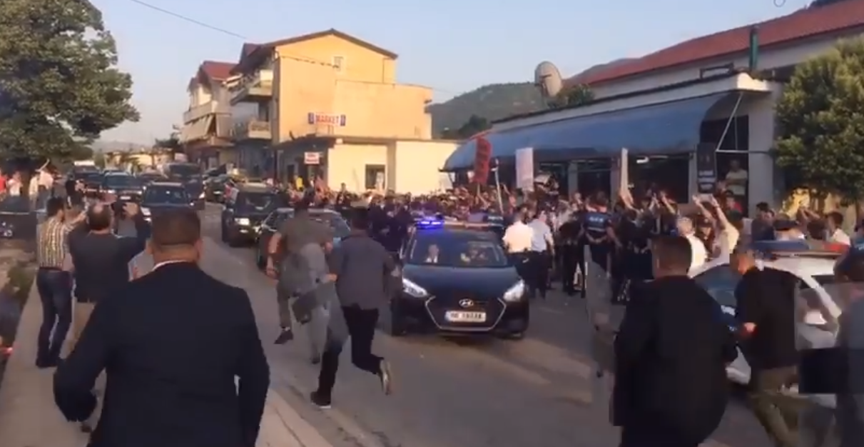 Sulmuan eskortën e Ramës, lihen në burg 4 nga 7 të arrestuarit në Librazhd proteste