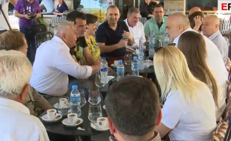 “Të hënën Meta futet në furrë, o piqet o digjet”, Rama nuk tërhiqet rama kafe 1