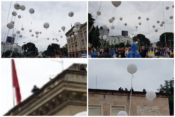 ORË PAS ORE/ Protesta marshim, Basha sposton turmën drejt Parlamentit: Lart dritat e shpresës! 3 tollumbaca dhe garda