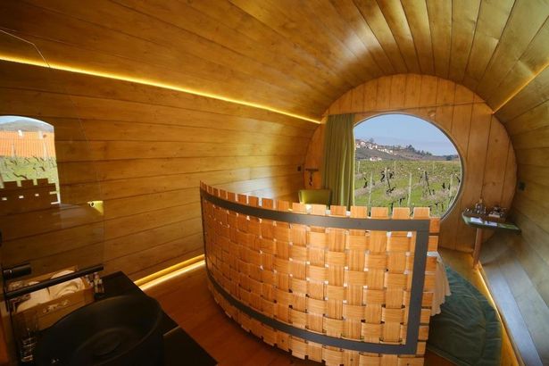 Të lë pa fjalë/ Hotel apo kantinë vere? (FOTO) 2 verw2