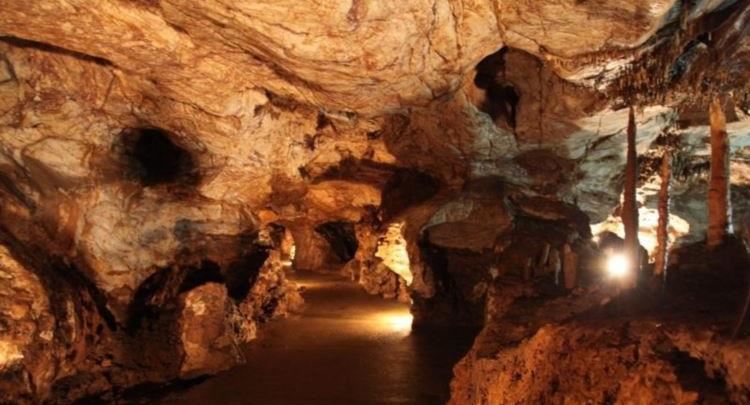 Foto / Shpella e Gadimes: Një atraksion turistik në Kosovë 4 5 shp
