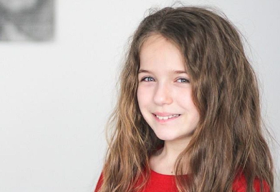 Vetëm 13-vjeç, këngëtarja shqiptare ngre në këmbë 40 mijë francezë me zërin e saj 640 0 5d3046825ac00 1