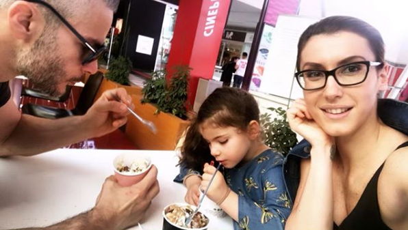I bënë report fotos së vajzës pasi ishte e zhveshur, shpërthen Aulona Musta : Jeni të sëmura psiqike 2 Aulona 3