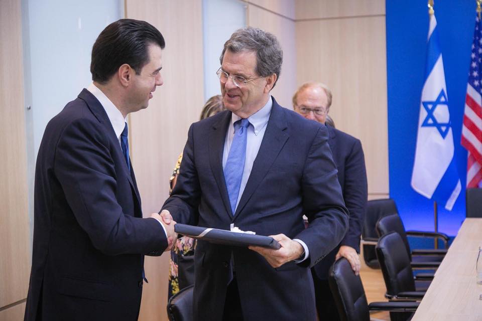 Basha pret delegacionin Amerikano-Hebraik: Do vazhdojmë betejën, orë e errët për Shqipërinë 1 Basha 2 4
