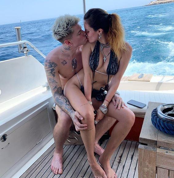 Bella Thorne pushime me të dashurin në Capri 1 Bela 14