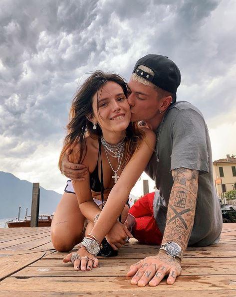 Bella Thorne pushime me të dashurin në Capri 3 Bela 3