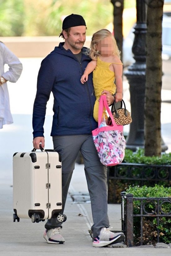 Pas gjyqit të kujdestarisë, Bradley Cooper del në publik me vajzën e tij 1 Cooper spotted
