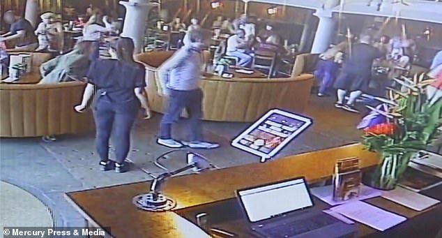 Alarm fals për zjarr në restorant, klientët ia “mbathin” pa paguar 2 Daniel Hesketh 2