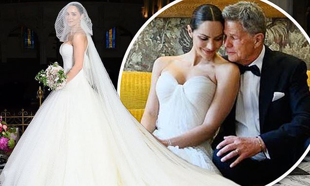 Fotot/ David Foster martohet në moshën 69 vjeçare! David Foster