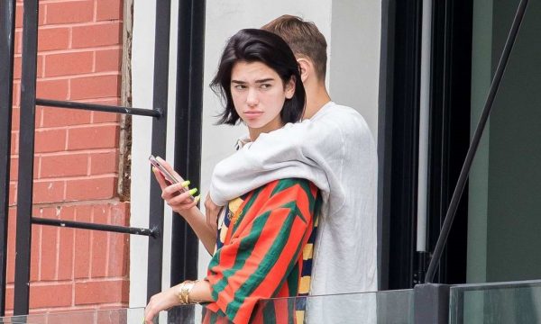 Dua Lipa fotografohet në krahët e të dashurit të ri, nuk po ndahen nga njëri-tjetri Dua 0