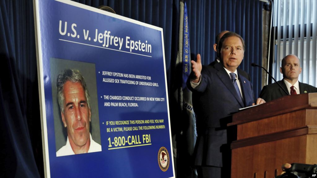 Drejtonte rrjet trafikimi vajzash të mitura për seks, arrestohet miliarderi Epstein