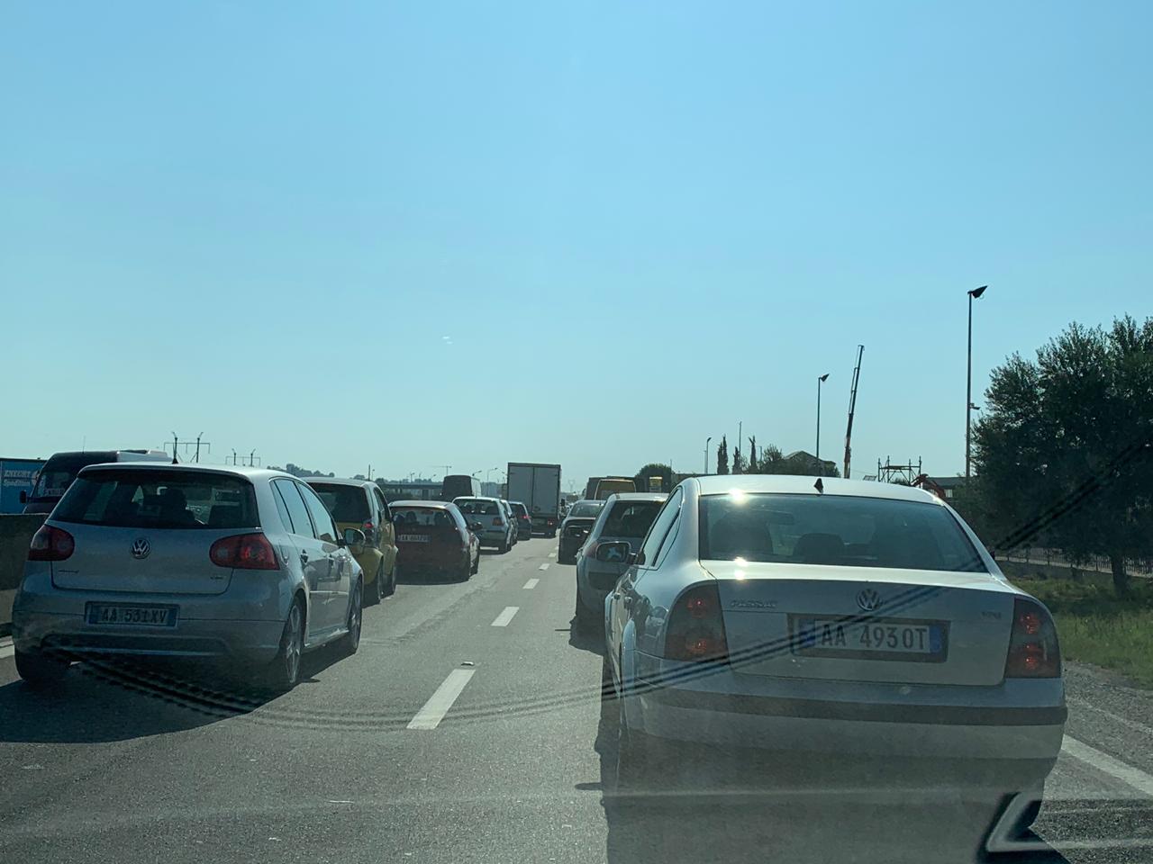 Aksident në autostradën Tiranë-Durrës, kaos me trafikun WhatsApp Image 2019 07 26 at 15.57.46
