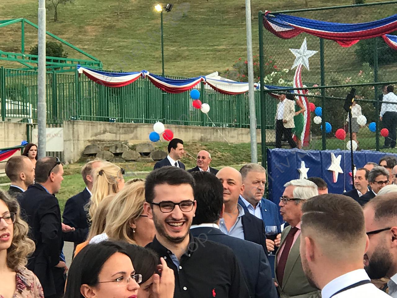 Nga Basha e Kryemadhi, tek Veliaj me nusen / Ç'po ndodh në Festën e SHBA-ve në Tiranë 3 basha monika festa shba 7