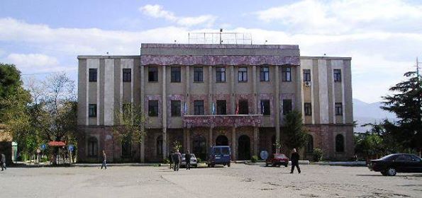 Skandal në Bashkinë e Matit: U hiqet ndihma ekonomike sepse votuan më 30 Qershor bashkia mat