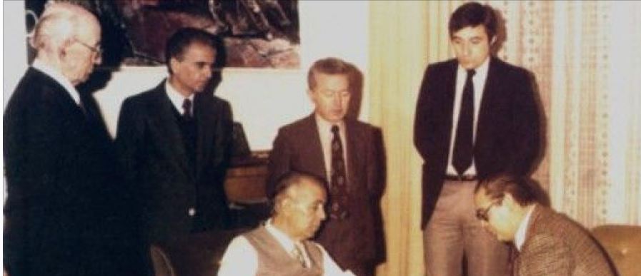 “Mitet dhe përgojimet e ‘Bllokut’”, mjeku personal i Enverit rrëfen frikën e anëtarëve të Byrosë pas infarktit në zemër të Gogo Nushit. Kush ishte armiku i ri i… enver mjeket