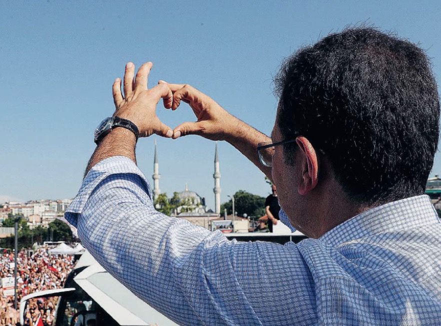 Sfidoi Erdogan, strategjia e “dashuri dhe mirësjellje” e Imamoglusë në Stamboll erdogan 1