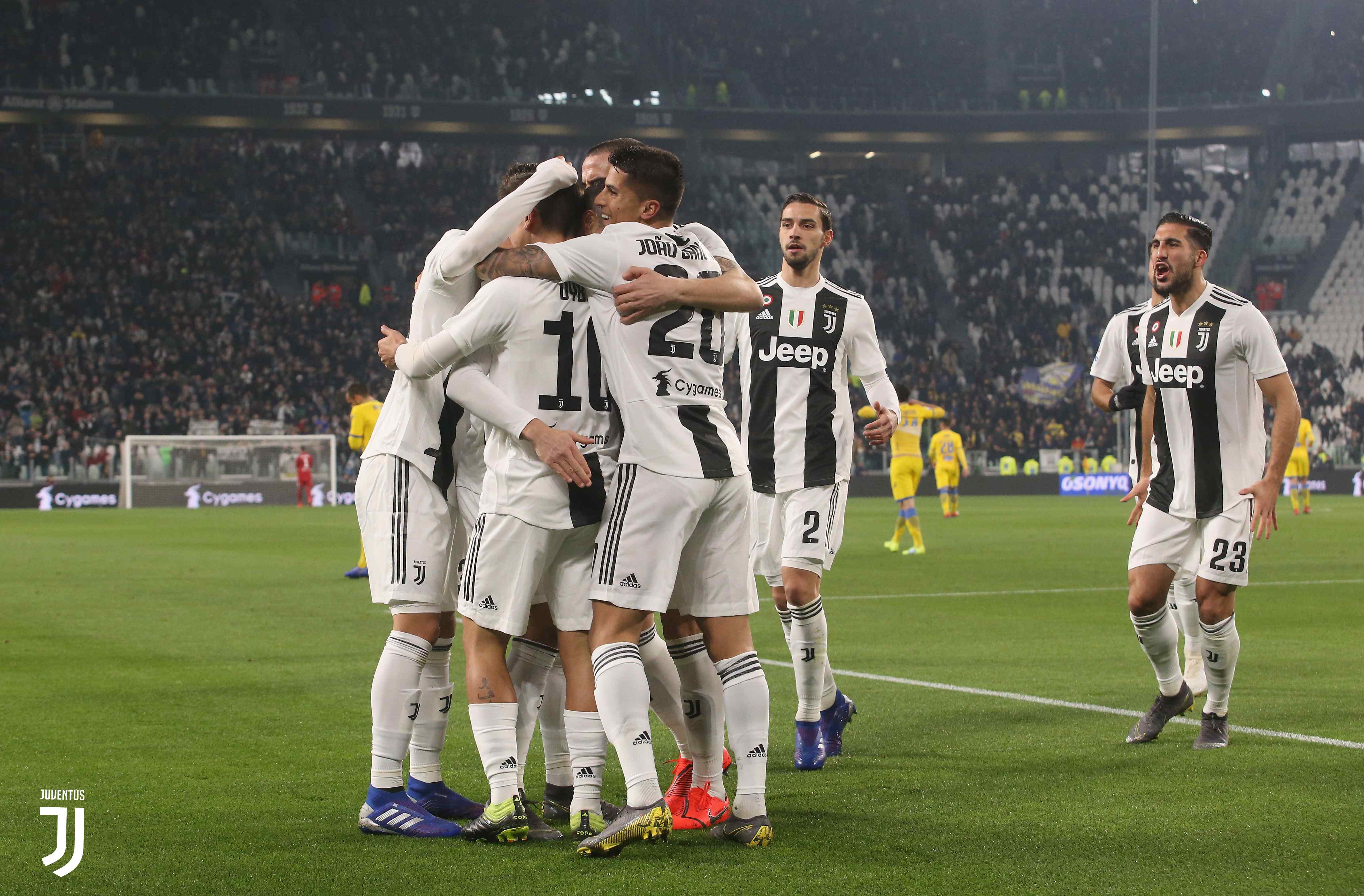 Milan hedh sytë nga Juventus, kërkon talentin 21-vjeçar juventus