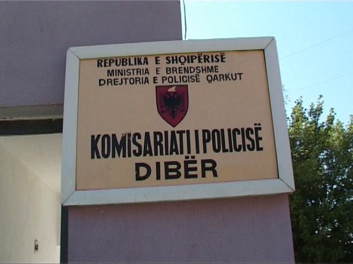 Arrestohen 2 vëllezër në Dibër, tentuan të vrasin një 24-vjeçar komisariat diber