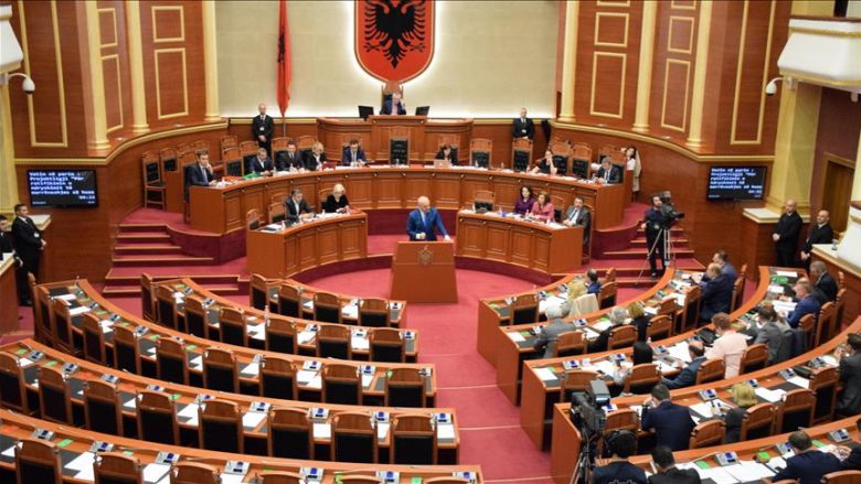EMRAT/ Kush janë deputetët të cilëve u paguhet qiraja në Tiranë kuvend deputetet