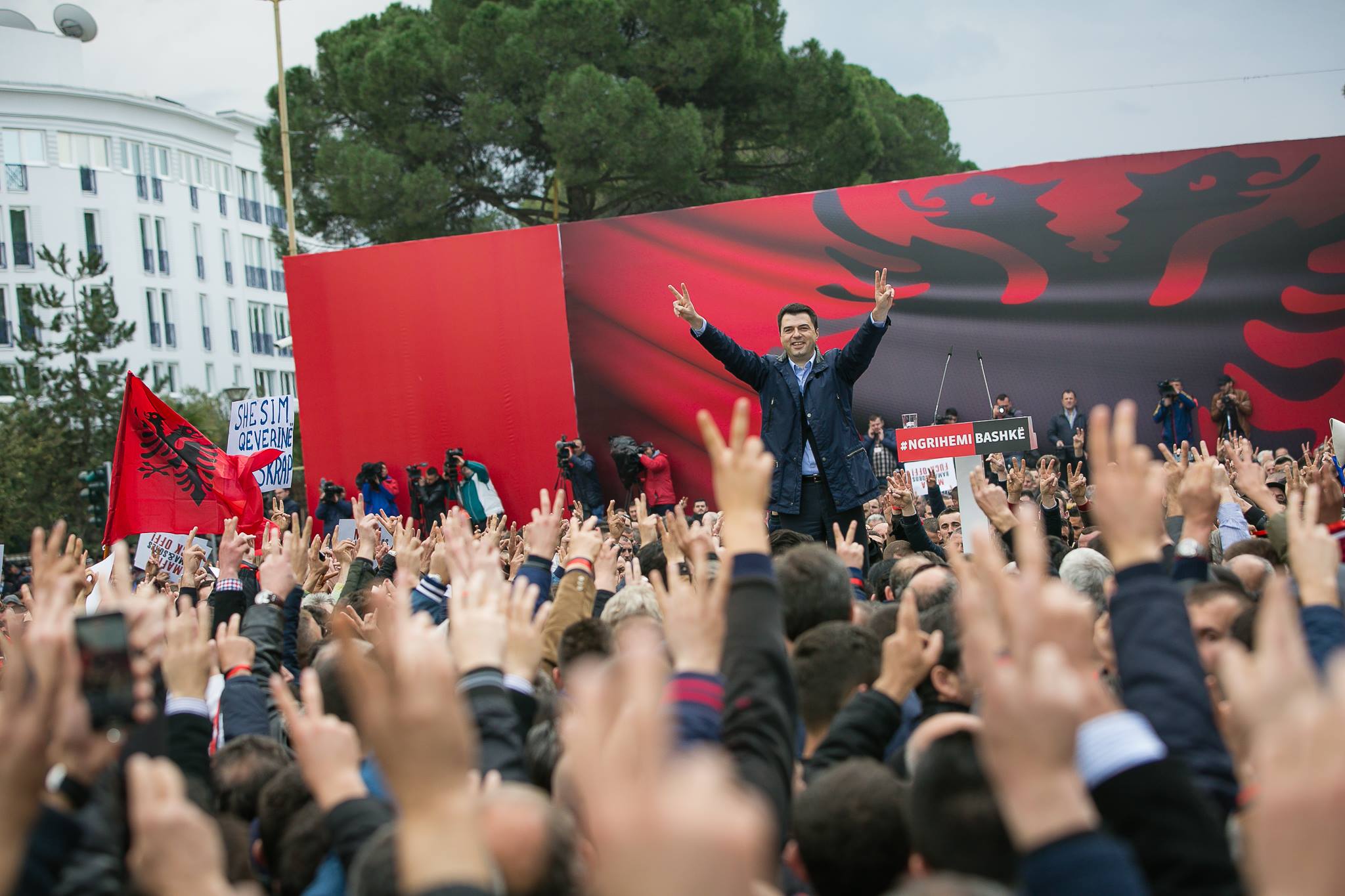 A do t’i përgjigjet administrata e bashkive të djathta thirrjes së Bashës për protestë ? lulzim basha 2
