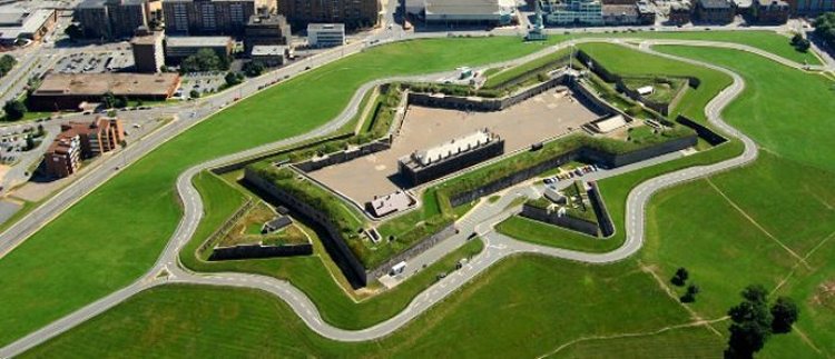 Vende të frikshme ku nuk mund të udhëtoni vetëm 12 m Fort George The Citadel Nova Scotia