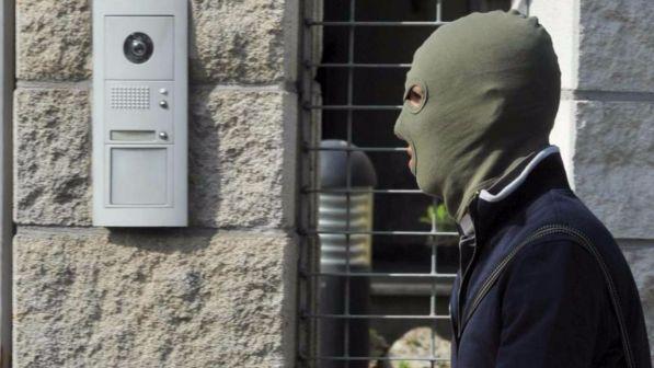 Goditet tjetër bandë hajdutësh shqiptarë në Itali, 5 të arrestuar maska firence