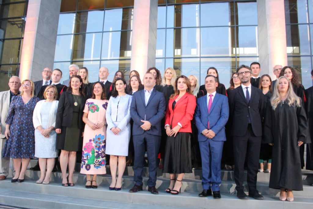 pallati i drejtesise 13