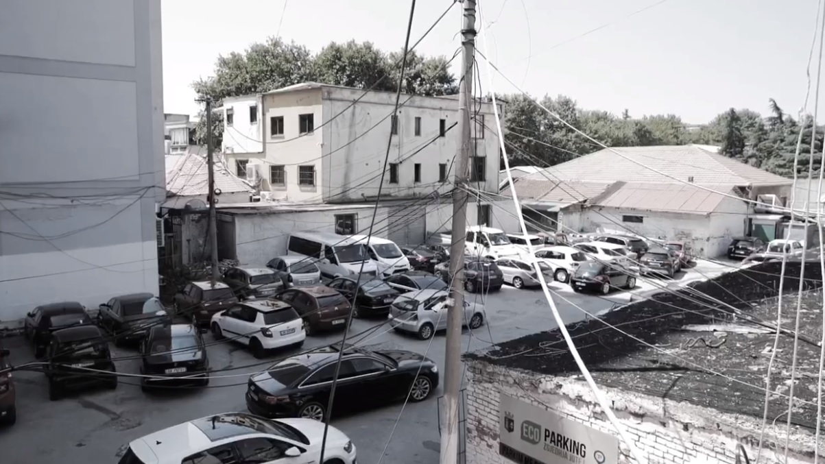 Teatri Kombëtar, Rama publikon videon: Shikojeni dhe më thoni parking