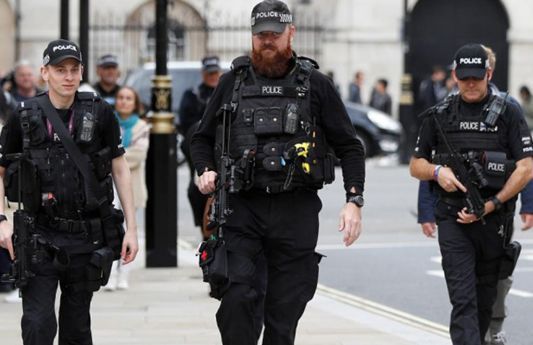 “Futi kokainën në vesh”, ja tre shqiptarët e arrestuar në Britani policia britanike