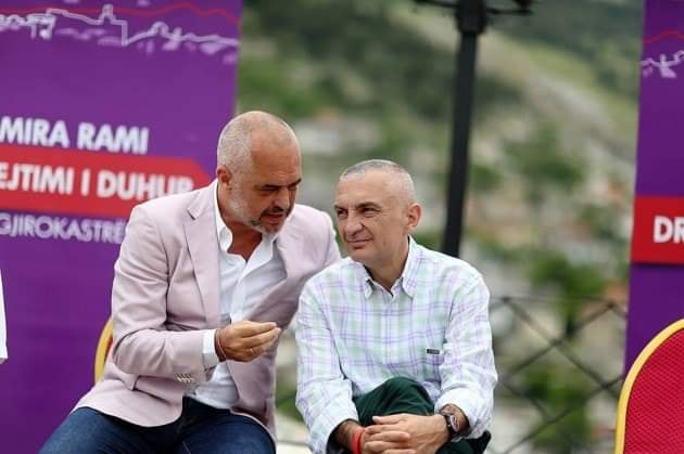 Meta poston foton me Ramën: Timonieri ynë ka timon, por s’ka frena. Pas pak e nisim me… rama meta