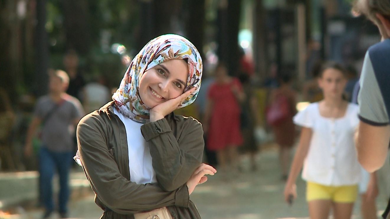 6 vite e veshur me hijab, 19-vjeçarja nuk lë pas pasionet e saj ria