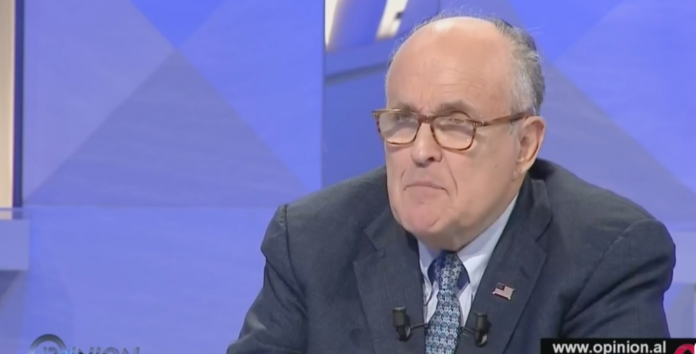 Nga Rudy Giuliani tek gjeneralë e ambasadorë, ja pse zyrtarët e lartë të SHBA ndodhen në Tiranë rudi xhuliani